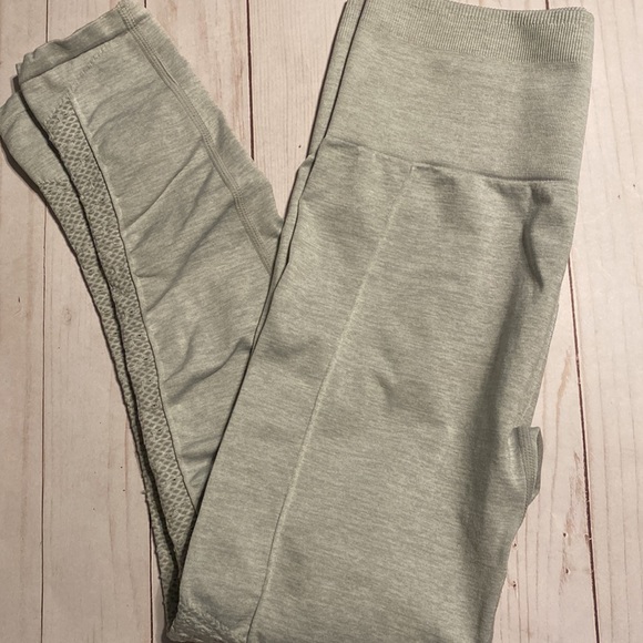 Fabletics Sync high waisted leggings pants Perforated 7/8 Size Small light gray - Picture 1 of 12